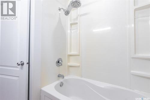 1705 Louise Avenue, Saskatoon, SK - Indoor Photo Showing Bathroom