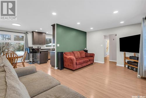 1705 Louise Avenue, Saskatoon, SK - Indoor Photo Showing Living Room