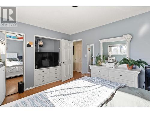 310 Pearson Road, Kelowna, BC - Indoor Photo Showing Bedroom