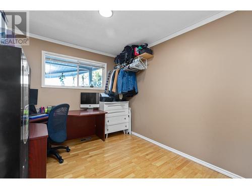 310 Pearson Road, Kelowna, BC - Indoor Photo Showing Office