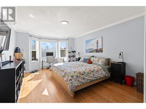 310 Pearson Road, Kelowna, BC - Indoor Photo Showing Bedroom