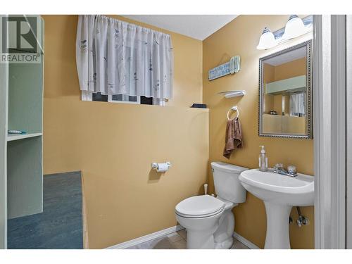 310 Pearson Road, Kelowna, BC - Indoor Photo Showing Bathroom