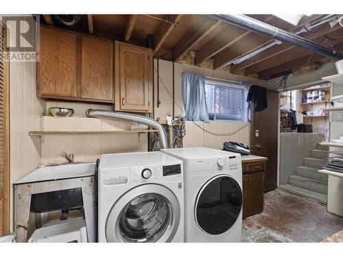 310 Pearson Road, Kelowna, BC - Indoor Photo Showing Laundry Room