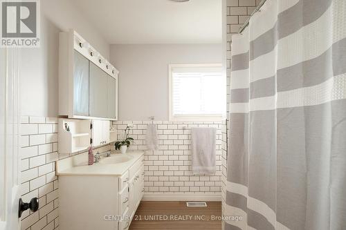 931 Barnardo Avenue, Peterborough (Northcrest), ON - Indoor Photo Showing Bathroom