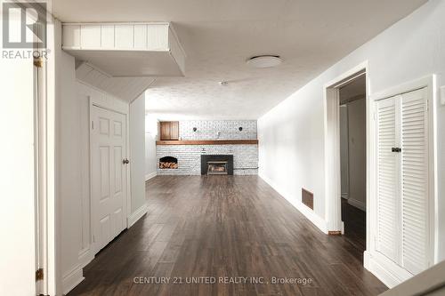 931 Barnardo Avenue, Peterborough (Northcrest), ON - Indoor Photo Showing Living Room With Fireplace