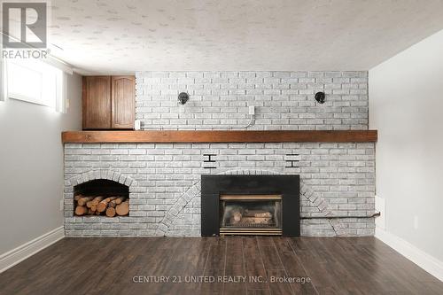 931 Barnardo Avenue, Peterborough (Northcrest), ON - Indoor Photo Showing Living Room With Fireplace