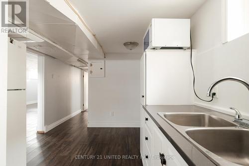 931 Barnardo Avenue, Peterborough (Northcrest), ON - Indoor Photo Showing Kitchen With Double Sink