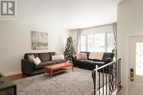 931 Barnardo Avenue, Peterborough (Northcrest), ON - Indoor Photo Showing Living Room