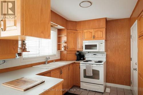 931 Barnardo Avenue, Peterborough (Northcrest), ON - Indoor Photo Showing Kitchen