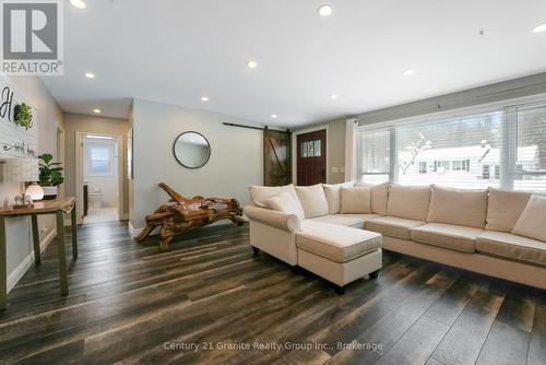 16 Mckay Street, Minden Hills, ON - Indoor Photo Showing Living Room