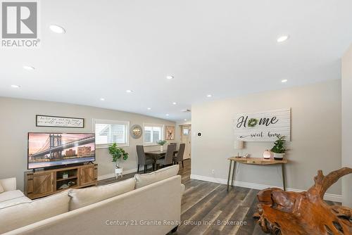 16 Mckay Street, Minden Hills, ON - Indoor Photo Showing Other Room