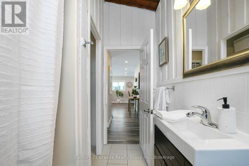 16 Mckay Street, Minden Hills, ON - Indoor Photo Showing Bathroom