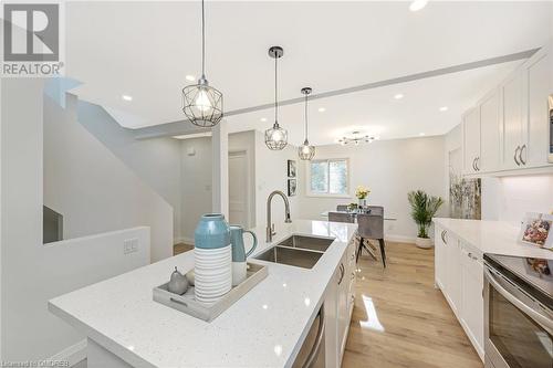 250 Satok Crescent Unit# 32, Milton, ON - Indoor Photo Showing Kitchen With Double Sink With Upgraded Kitchen