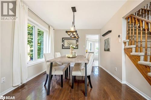 110 Pentland Road, Waterdown, ON - Indoor Photo Showing Dining Room