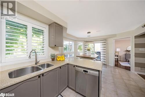 110 Pentland Road, Waterdown, ON - Indoor Photo Showing Kitchen With Double Sink