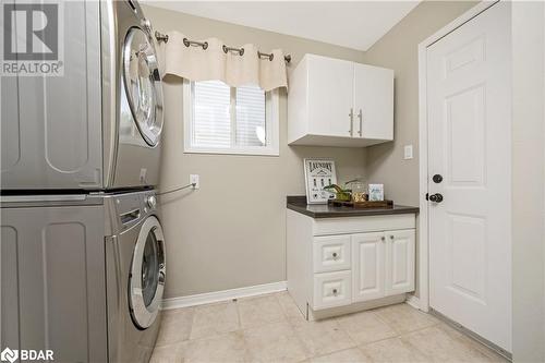 110 Pentland Road, Waterdown, ON - Indoor Photo Showing Laundry Room