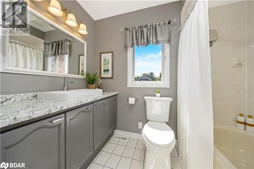 110 Pentland Road, Waterdown, ON - Indoor Photo Showing Bathroom