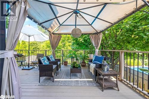 110 Pentland Road, Waterdown, ON - Outdoor With Deck Patio Veranda With Exterior