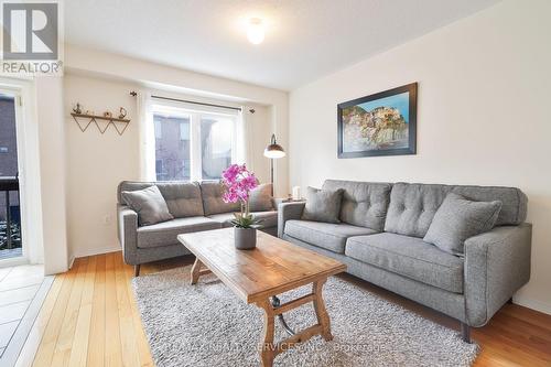 730 Horning Street, Mississauga, ON - Indoor Photo Showing Living Room