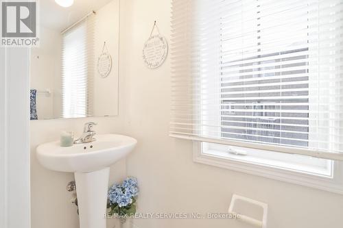 730 Horning Street, Mississauga, ON - Indoor Photo Showing Bathroom