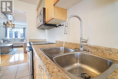 730 Horning Street, Mississauga, ON - Indoor Photo Showing Kitchen With Double Sink