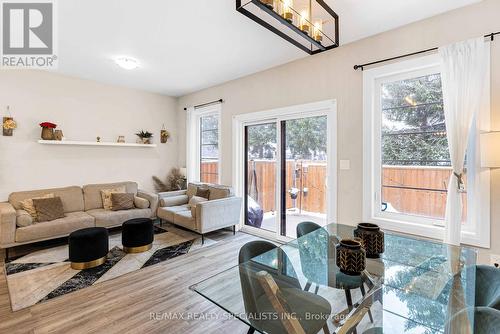 603 - 360 Quarter Town Line, Tillsonburg, ON - Indoor Photo Showing Living Room