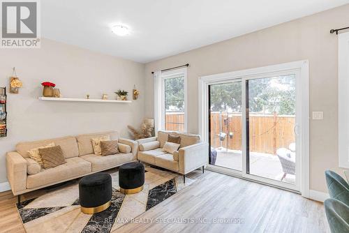 603 - 360 Quarter Town Line, Tillsonburg, ON - Indoor Photo Showing Living Room