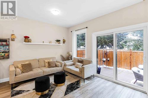 603 - 360 Quarter Town Line, Tillsonburg, ON - Indoor Photo Showing Living Room