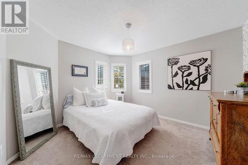 143 Valmont Street, Hamilton, ON - Indoor Photo Showing Bedroom