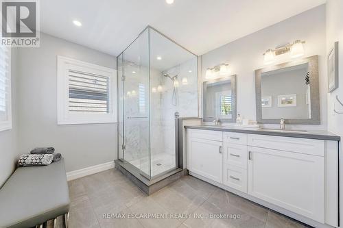 143 Valmont Street, Hamilton, ON - Indoor Photo Showing Bathroom