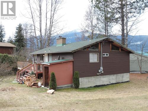 508 Nelson Avenue N, Nakusp, BC - Outdoor With Exterior