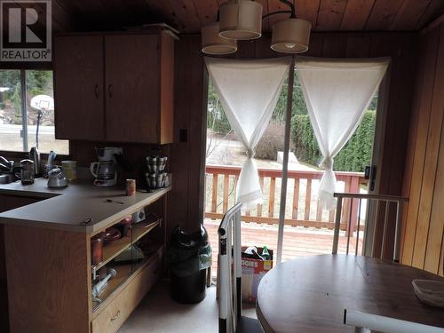 508 Nelson Avenue N, Nakusp, BC - Indoor