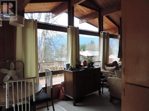 508 Nelson Avenue N, Nakusp, BC - Indoor