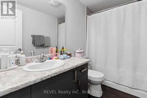 98 - 6705 Cropp Street, Niagara Falls, ON - Indoor Photo Showing Bathroom