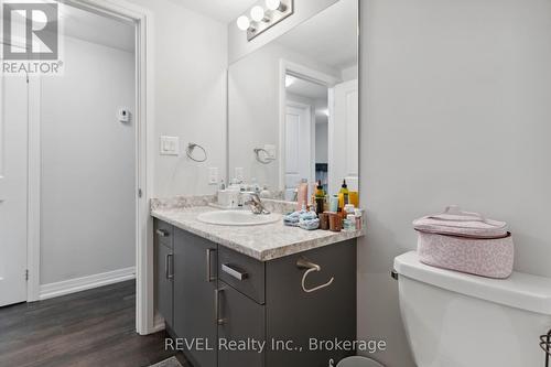 98 - 6705 Cropp Street, Niagara Falls, ON - Indoor Photo Showing Bathroom