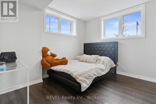 98 - 6705 Cropp Street, Niagara Falls, ON - Indoor Photo Showing Bedroom