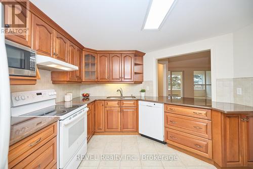 2205 - 701 Geneva Street, St. Catharines (437 - Lakeshore), ON - Indoor Photo Showing Kitchen