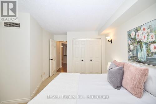 2205 - 701 Geneva Street, St. Catharines (437 - Lakeshore), ON - Indoor Photo Showing Bedroom