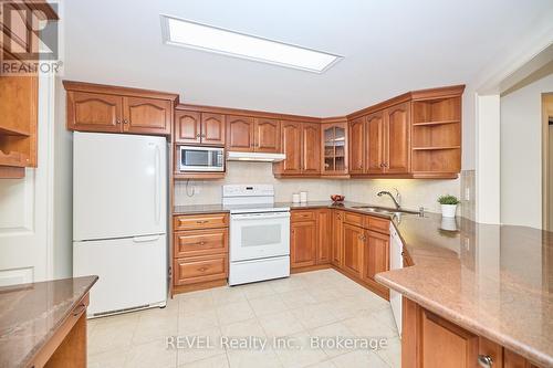 2205 - 701 Geneva Street, St. Catharines (437 - Lakeshore), ON - Indoor Photo Showing Kitchen