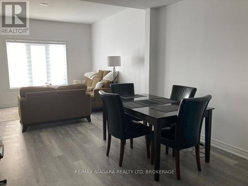 7 Upper - 8196 Mcleod Road, Niagara Falls (222 - Brown), ON - Indoor Photo Showing Dining Room