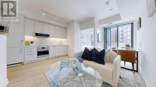 317 - 250 Lawrence Avenue W, Toronto, ON - Indoor Photo Showing Kitchen