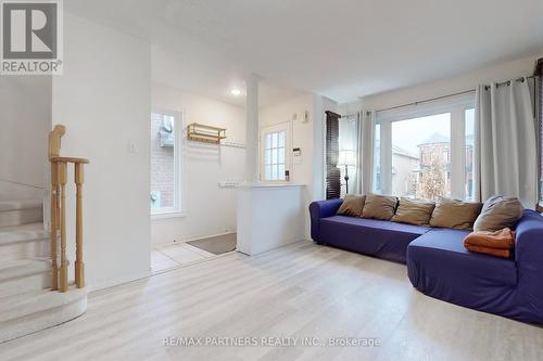 324 Castlemore Avenue, Markham, ON - Indoor Photo Showing Living Room