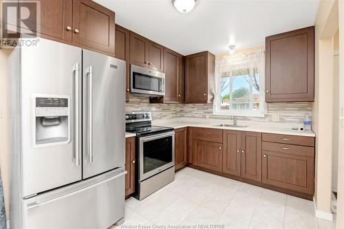 1667 Foster, Windsor, ON - Indoor Photo Showing Kitchen