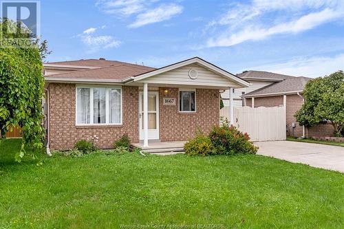 1667 Foster, Windsor, ON - Outdoor