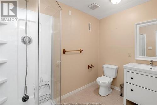 1667 Foster, Windsor, ON - Indoor Photo Showing Bathroom