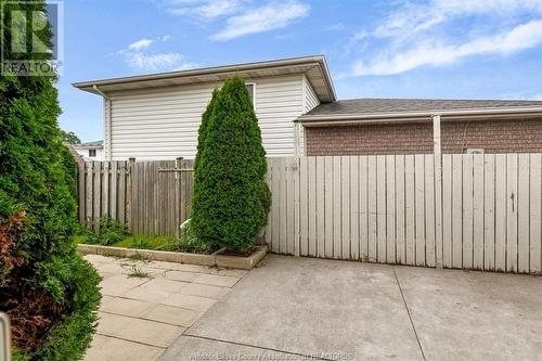 1667 Foster, Windsor, ON - Outdoor