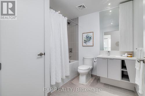 5806 - 3883 Quartz Road, Mississauga, ON - Indoor Photo Showing Bathroom