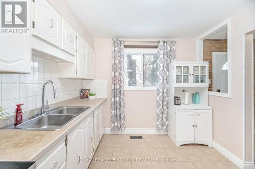 54 - 105 Hansen Road N, Brampton, ON - Indoor Photo Showing Kitchen With Double Sink