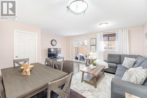 54 - 105 Hansen Road N, Brampton, ON - Indoor Photo Showing Living Room