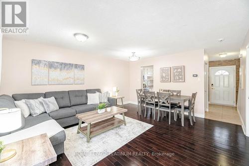 54 - 105 Hansen Road N, Brampton, ON - Indoor Photo Showing Living Room